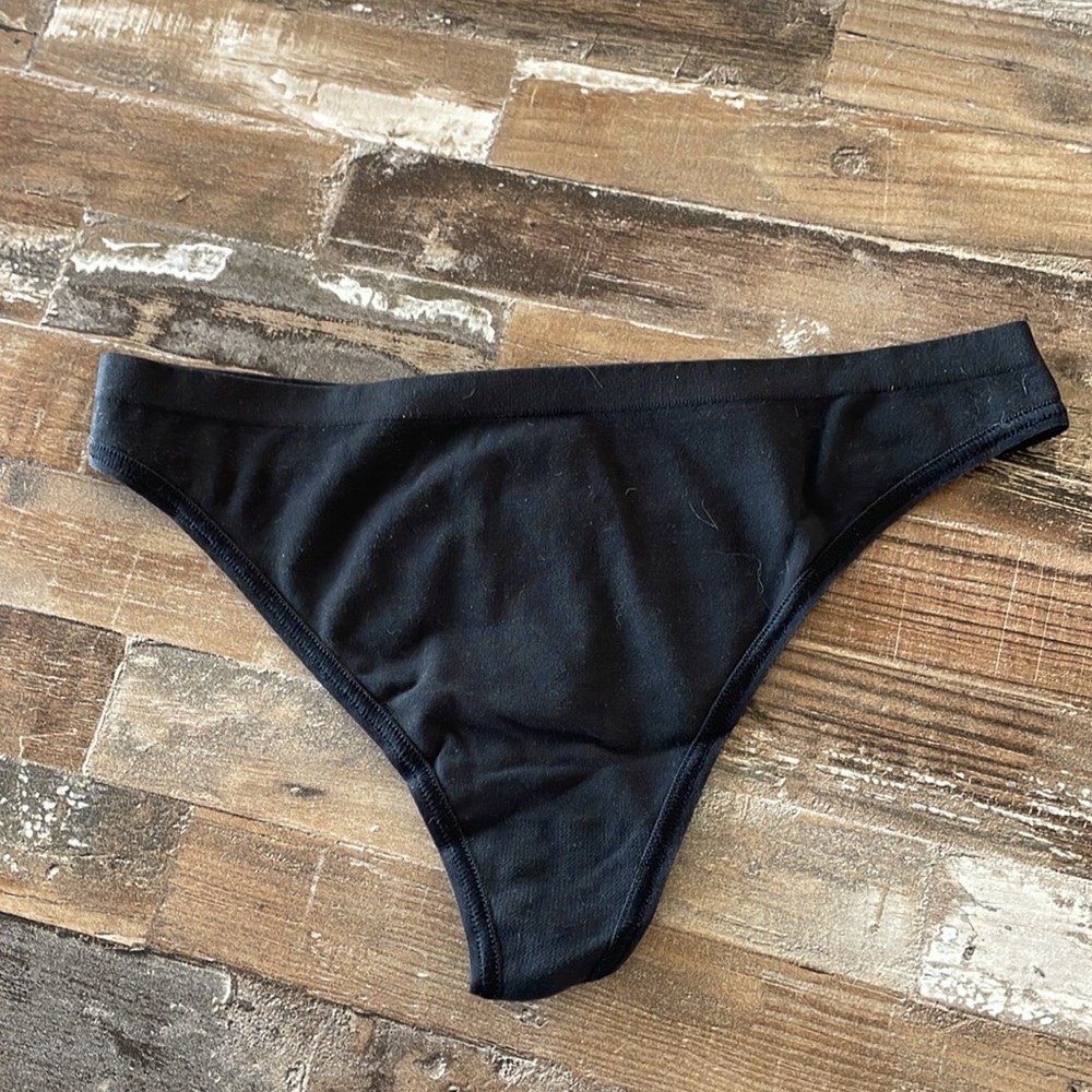 Victoria’s Secret Thong Panties - Picture 7 of 8